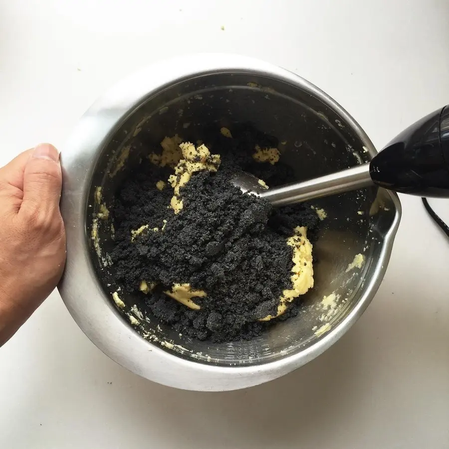 Cantonese moon cake - egg yolk sesame moon cake step 0