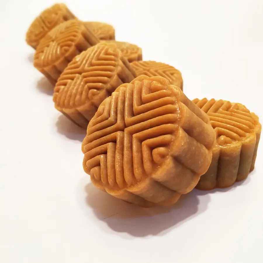 Cantonese moon cake - egg yolk sesame moon cake