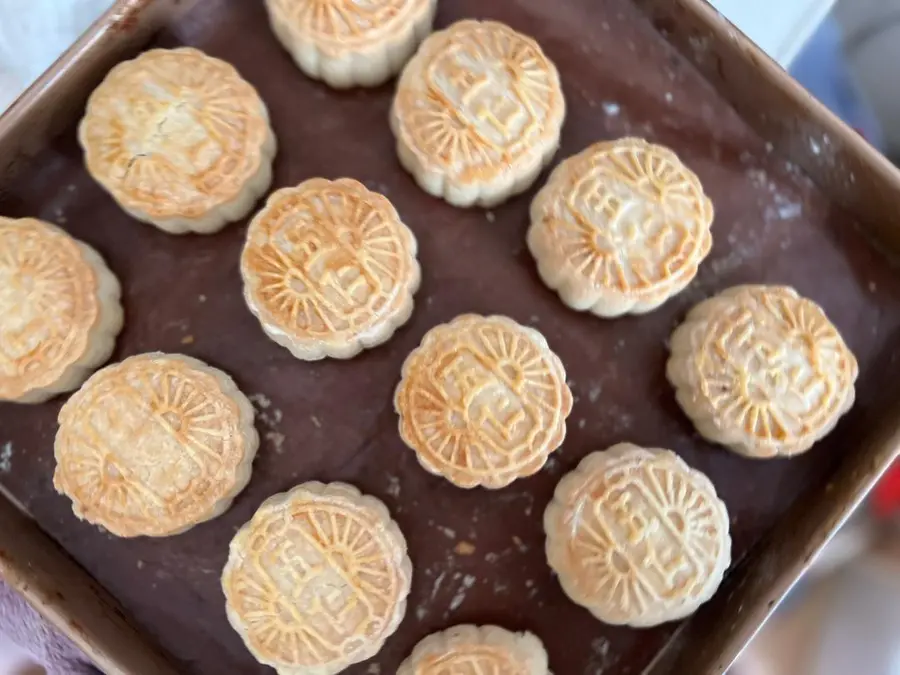 Old-fashioned mooncakes (peach crispy mooncakes without sugar syrup and any additives) step 0