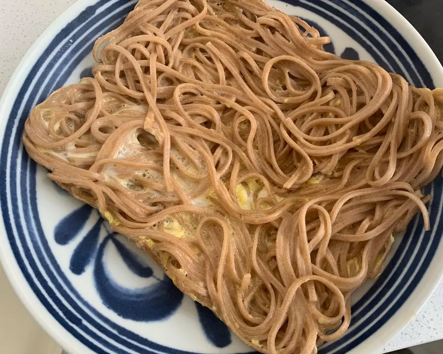 Homemade Roasted Rye Hot Noodles Sandwich & Noodle High-end Subway [Healthy Grip] step 0