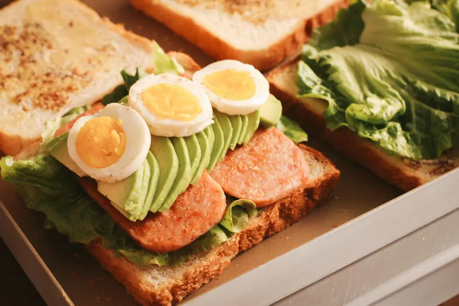 How to make a super thick marsh sandwich ~ detailed tip! Avocado egg luncheon meat sandwich ~ step 0