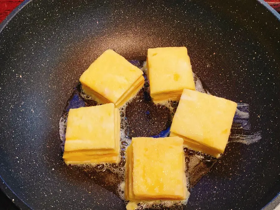 Nutritious breakfast, a mouthful of Hong Kong-style Western toast step 0