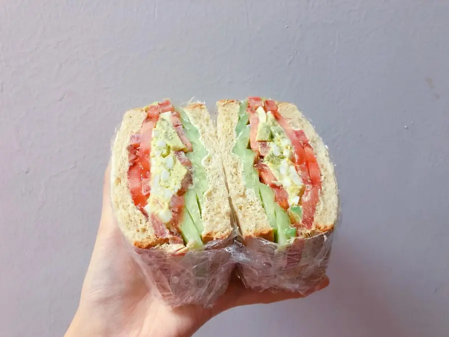 A super thick and super satisfying marsh sandwich step 0