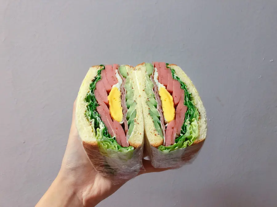 A super thick and super satisfying marsh sandwich step 0