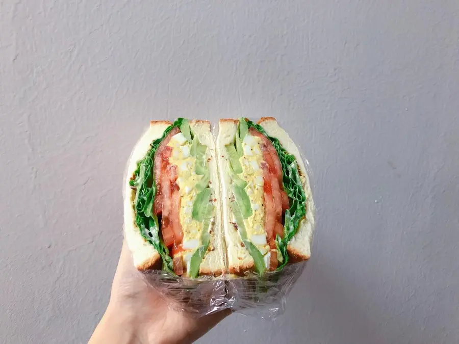 A super thick and super satisfying marsh sandwich step 0