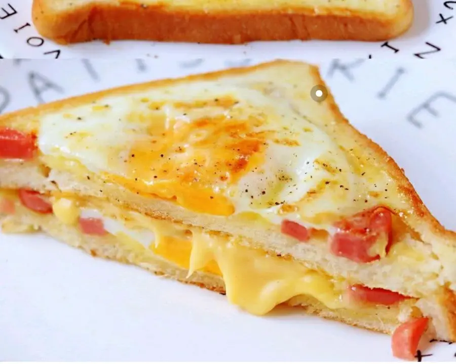 Popping Cheese & Ham Sandwich (Pan Version) step 0