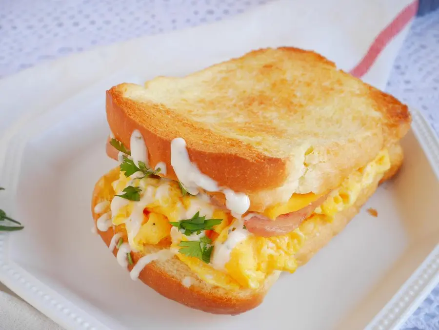 Hey Tea's â—ï¸â—ï¸ same thick egg roasted toast sandwich â—ï¸ is so delicious that I have no friends step 0