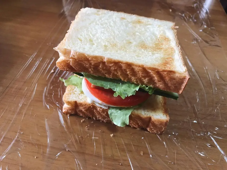 With all the nutrients in place, your day starts with a sandwich  step 0