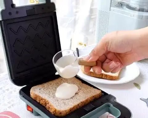 Sandwich maker breakfast collection of 16 kinds (with video) step 0