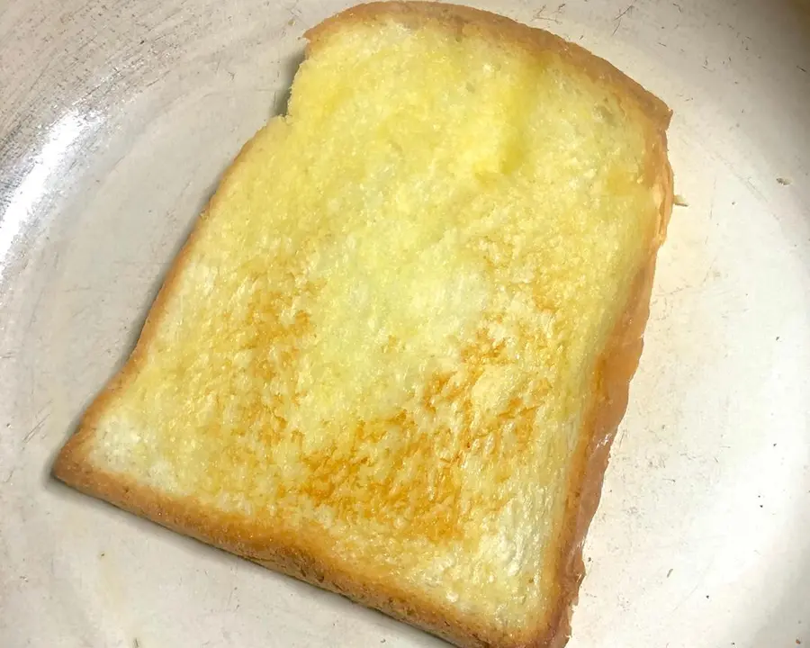 You don't need to use the oven to make fragrant and crispy caramel butter toast ~ Japanese-style egg sandwich step 0