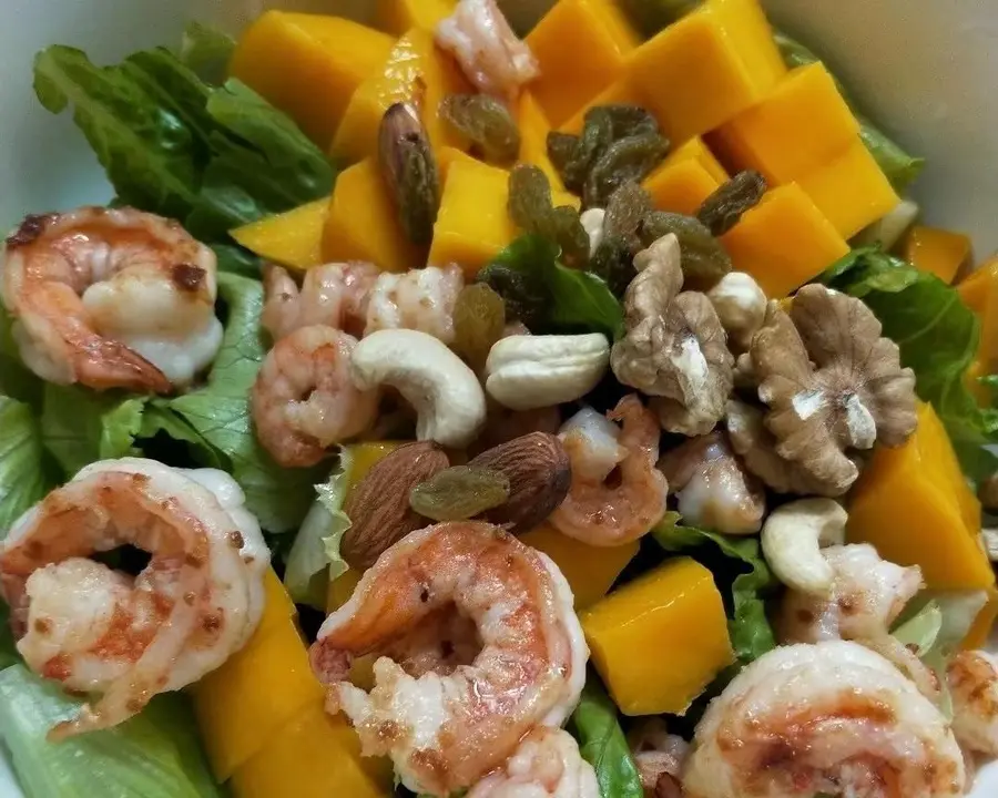 Mango shrimp nut salad step 0