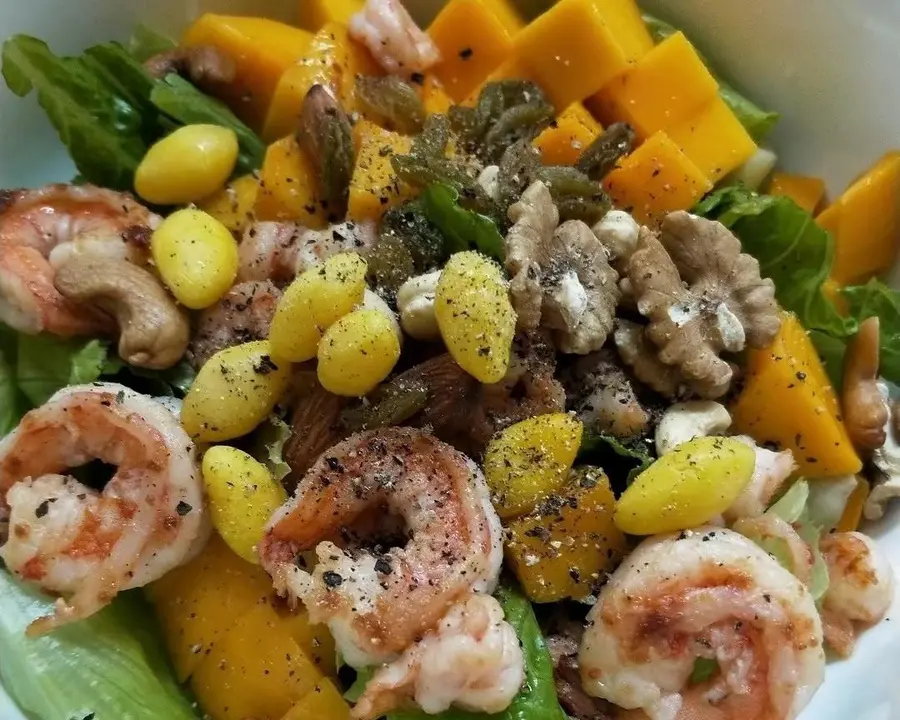 Mango shrimp nut salad step 0