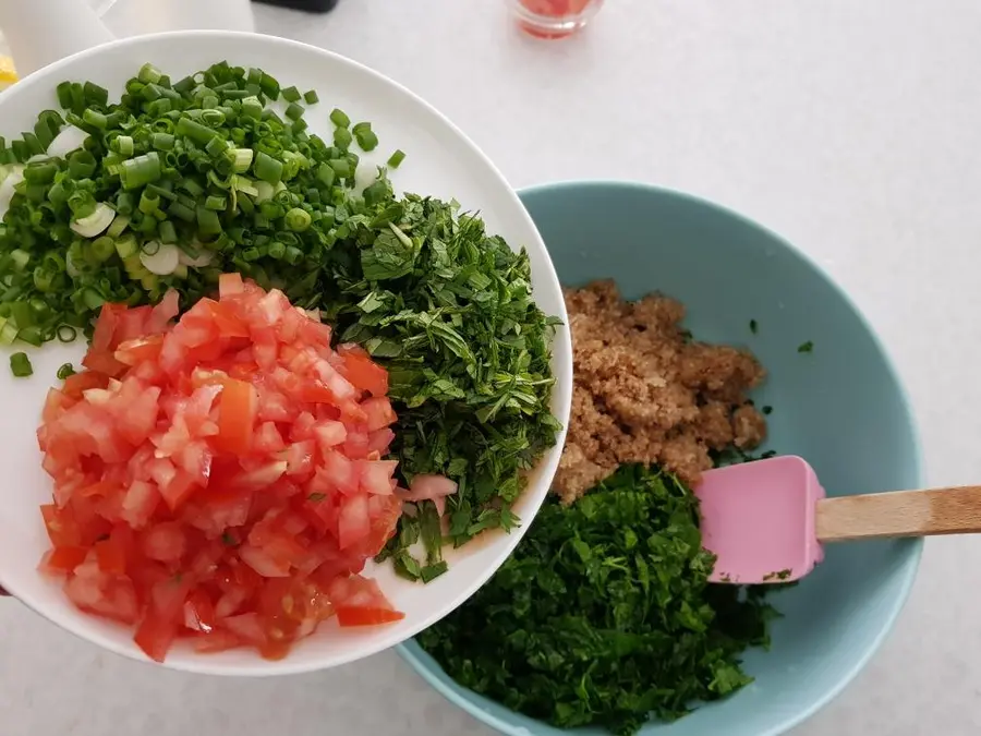 Tabbouleh salad, Sharatabule, Lebanon step 0