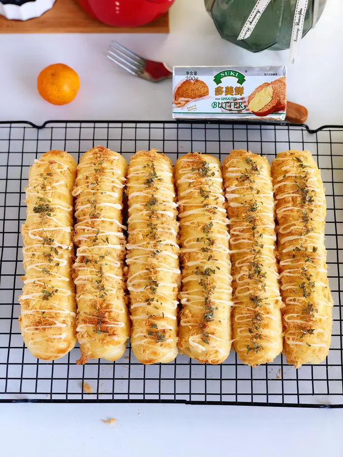 Ultra-soft salad dressing meat floss bread sticks, three-dimensional bread all-purpose dough with a three-dimensional appearance, easy to get out of the film and friendly to novices! step 0