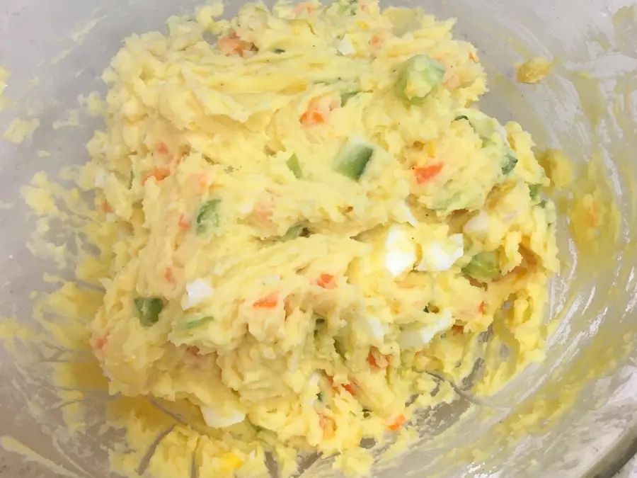 Japanese-style mashed potato salad step 0