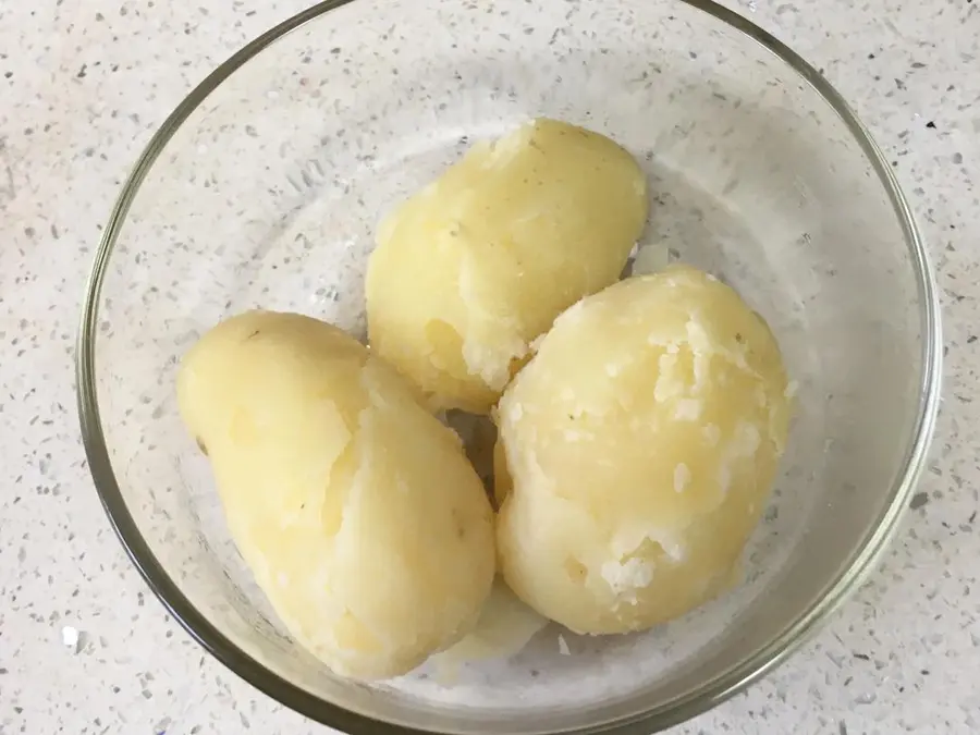 Japanese-style mashed potato salad step 0