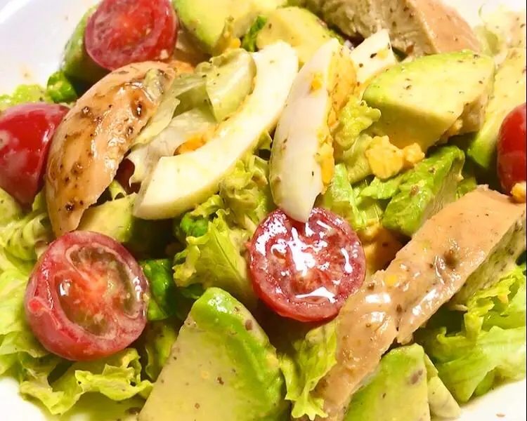  Low-fat delicious avocado  chicken breast salad  step 0