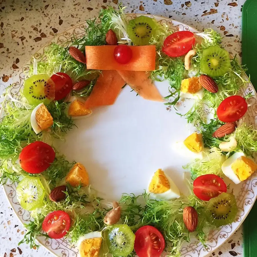 Christmas wreath salad step 0