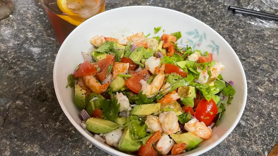 Invincible weight loss and fat loss universe level simple and particularly delicious avocado prawn salad (Salsa) step 0