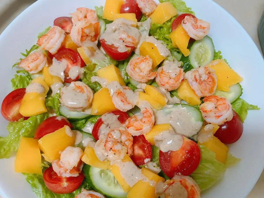 Super delicious mango shrimp vegetable salad