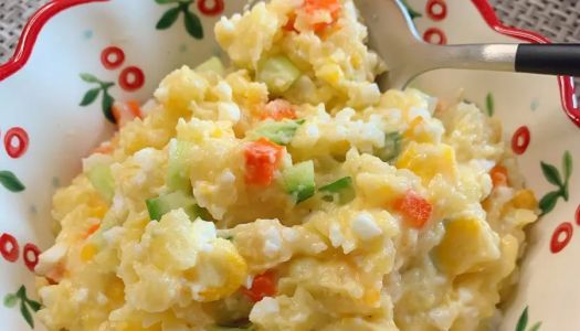 Reduced-fat meal – mashed potatoes and egg salad