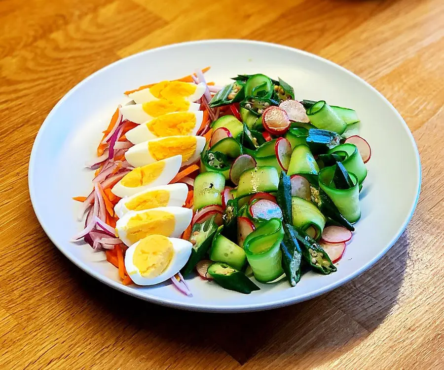 Vegetable salad with vinaigrette, a hundred ways to make simple beauty with low calories step 0