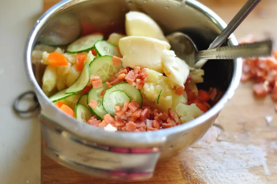 Late-night cafeteria mashed potato salad step 0