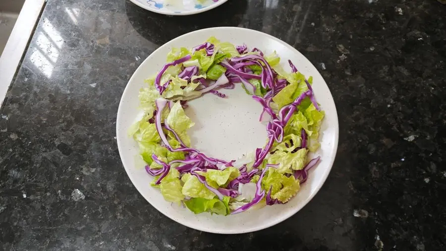 Garland salad step 0