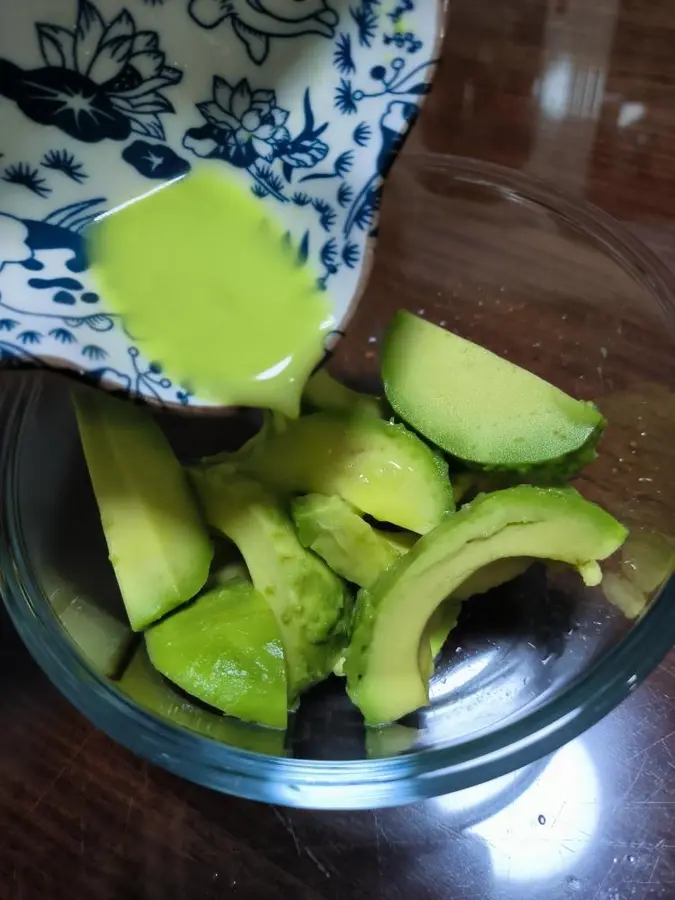 Avocado shrimp lemon salad step 0