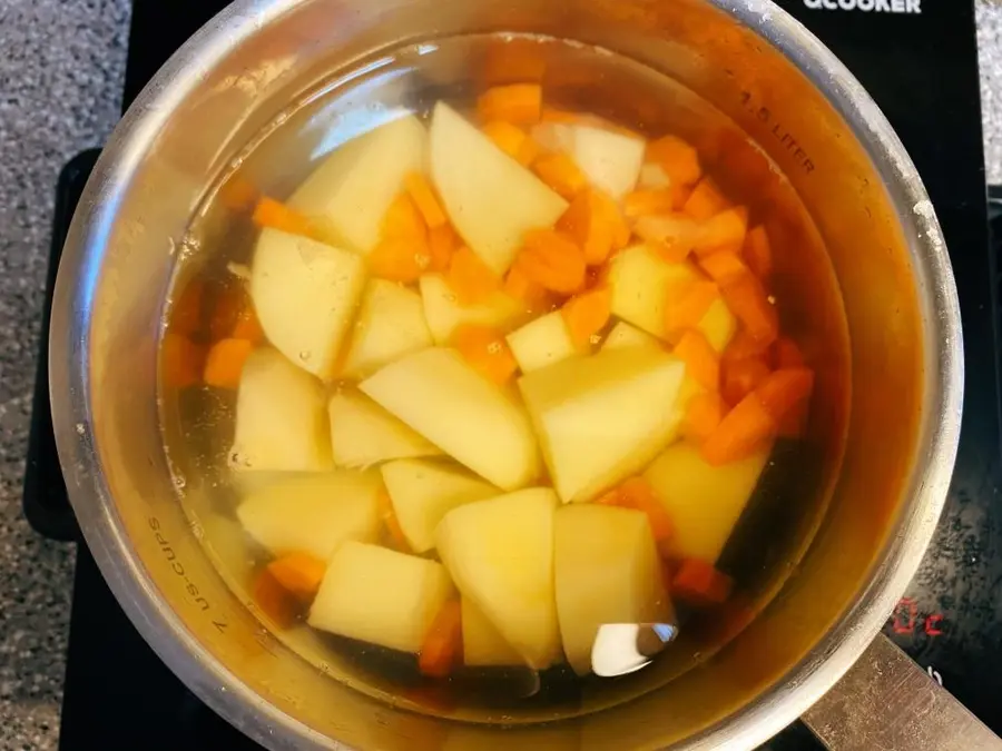 Authentic Japanese-style potato salad step 0