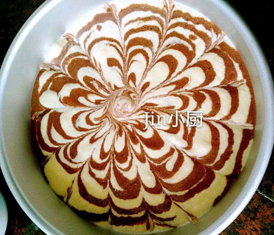 Two-color latte art chiffon cake step 0