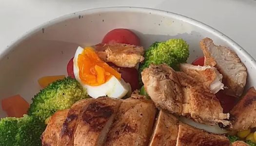 Healthy Fat Loss Off Scales  Chicken Breast Vegetable Salad 