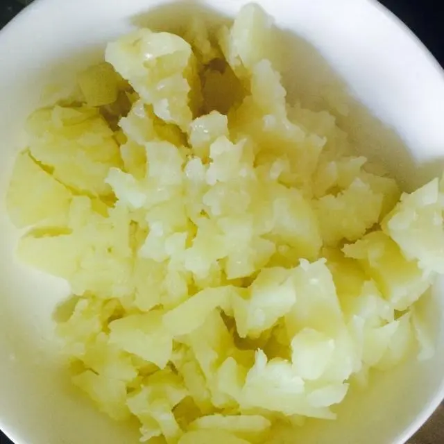 Japanese-style mashed potato salad step 0