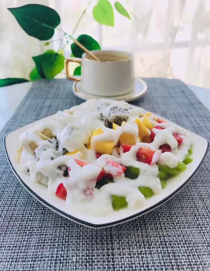 Yogurt fruit salad