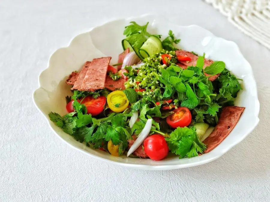 High-protein light food|Thai beef fillet salad step 0