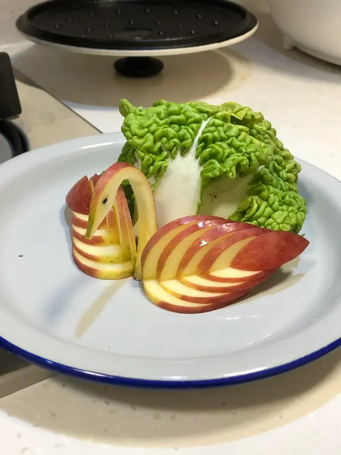 Phoenix-shaped fruit platter Peacock platter step 0