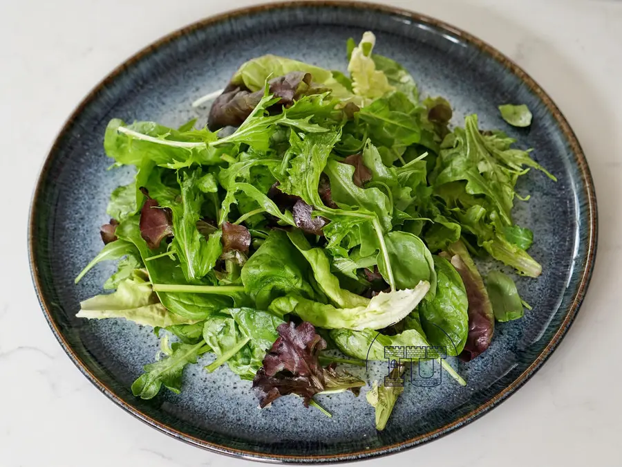 Fat-reducing delicacies: pear, pecan, arugula salad step 0