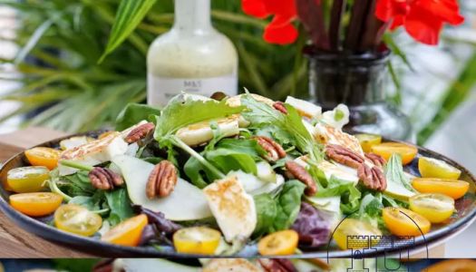 Fat-reducing delicacies: pear, pecan, arugula salad