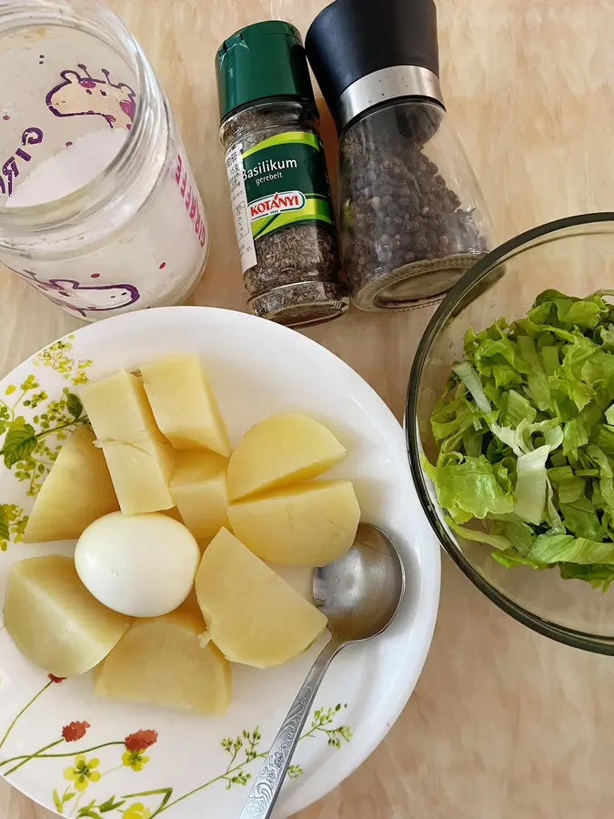 Healthy simple (minus) meal ~ potato, egg, lettuce salad  step 0