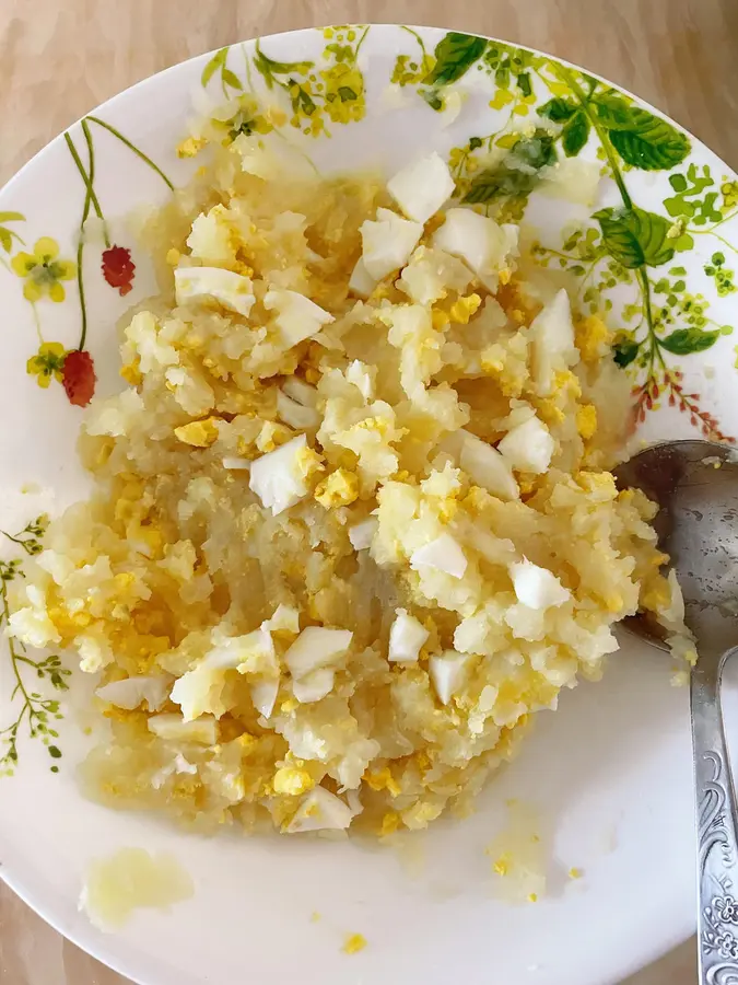 Healthy simple (minus) meal ~ potato, egg, lettuce salad  step 0