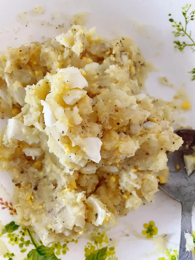 Healthy simple (minus) meal ~ potato, egg, lettuce salad  step 0