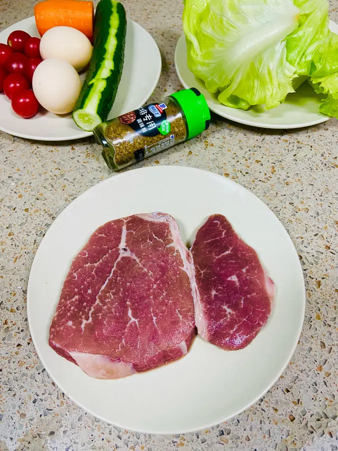 Steak salad with seasonal vegetables step 0