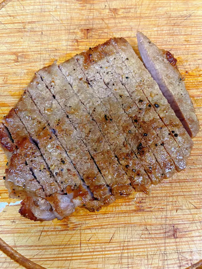 Steak salad with seasonal vegetables step 0