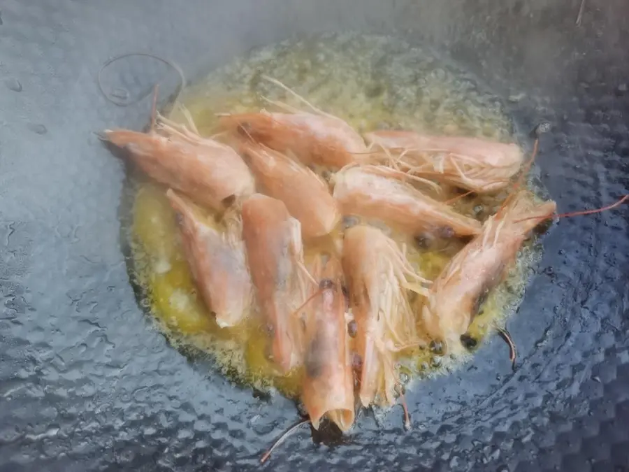 Butter prawn mashed potato salad step 0