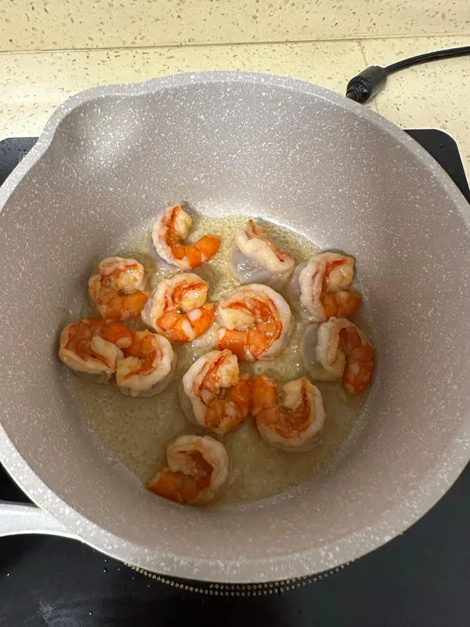 Ten minutes to get a five-star hard dish ~ potato chips salad shrimp step 0