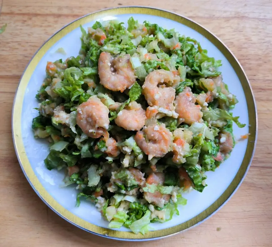 Shrimp, mashed potatoes, lettuce salad step 0