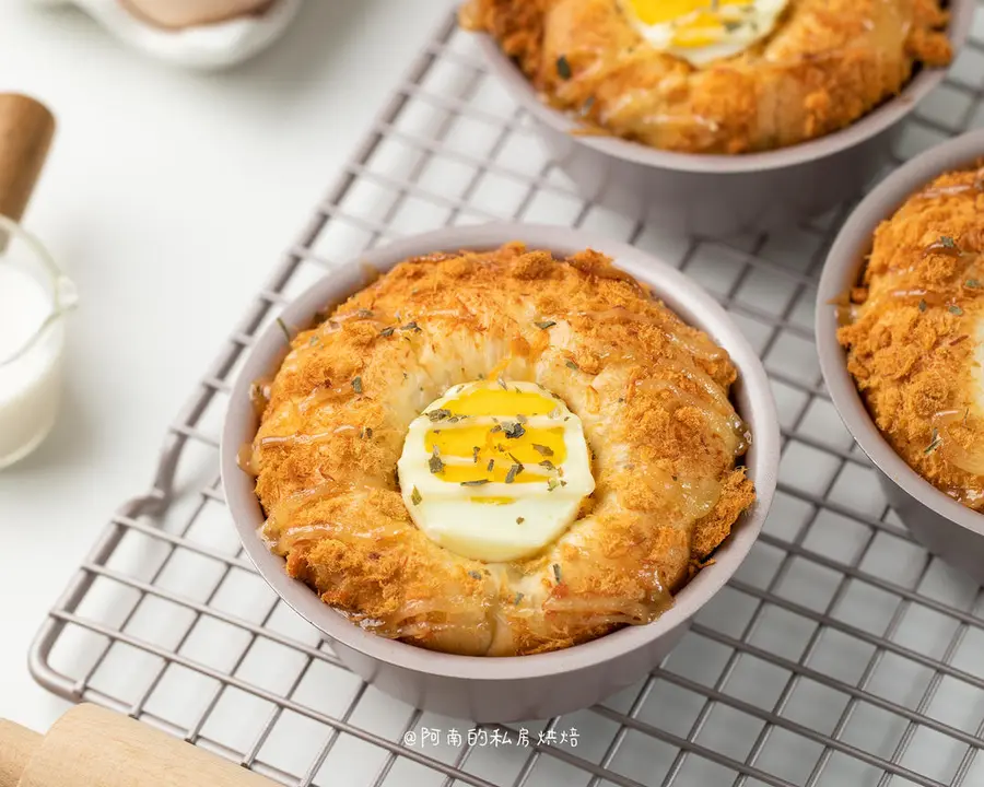 Egg salad and meat floss bread with a full appetite~ step 0