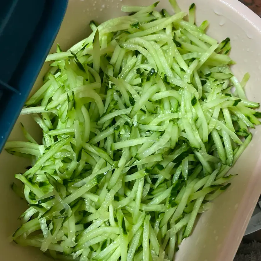 Banzai Sushi - Cucumber Crab Fillet Salad step 0