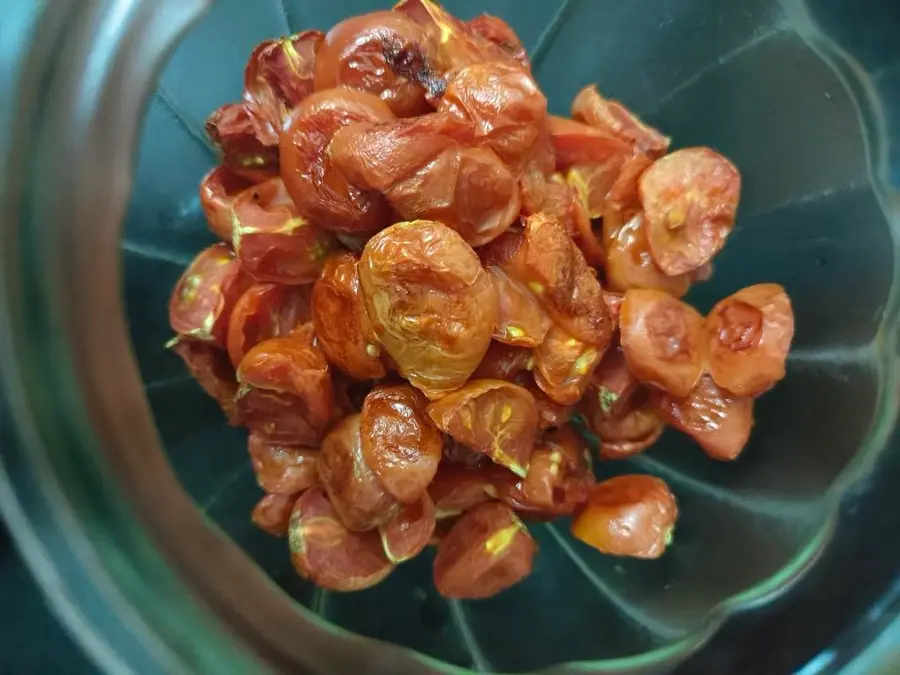 Tomatoes soaked in oil step 0