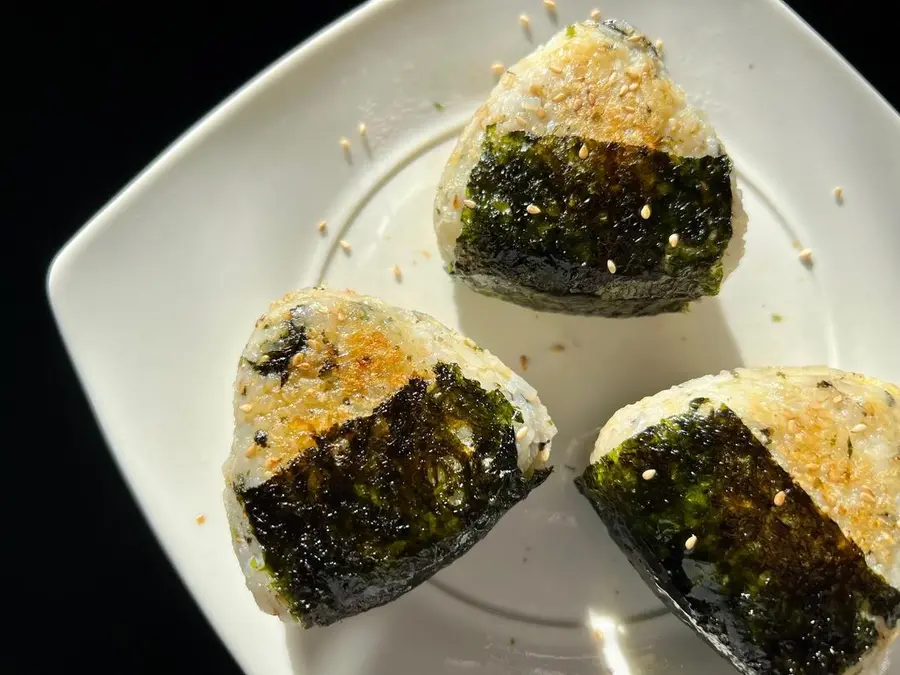 The leftovers are so delicious! Triangle sushi rice balls  step 0